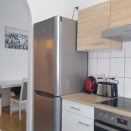Spacious Central Apartment Вена Экстерьер фото